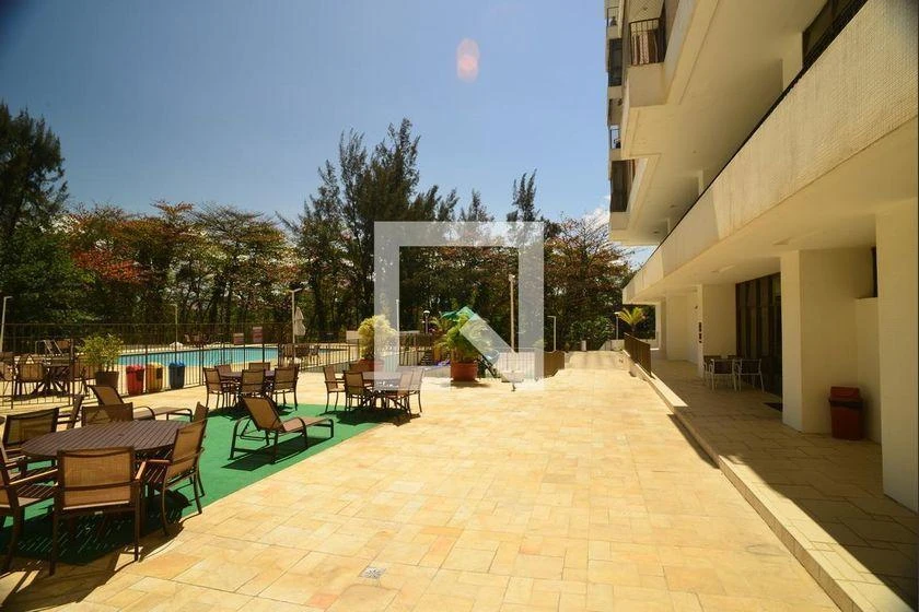Furnished apartment with balcony and 2 en-suite bedrooms — photo 14