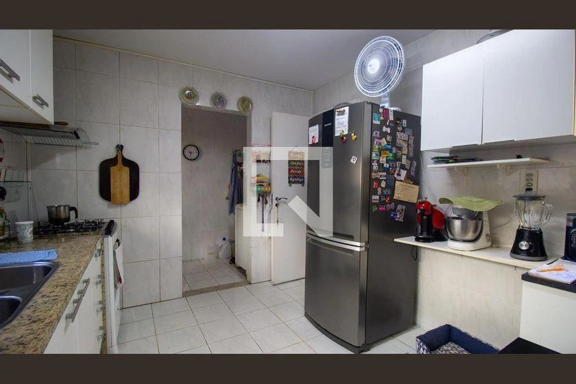235 m² house with 4 bedrooms and a gas open-plan kitchen — photo 14