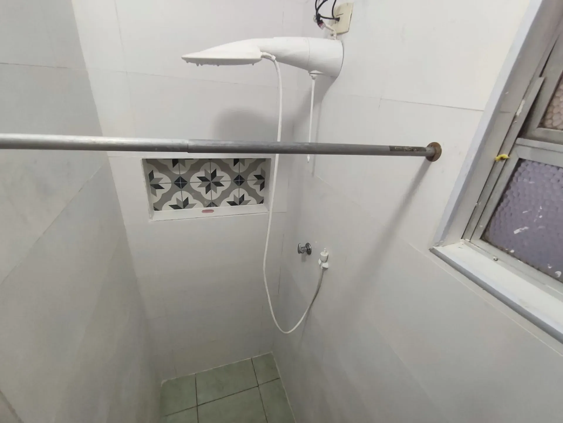 Studio com piso de madeira ou laminado, Centro — photo 20