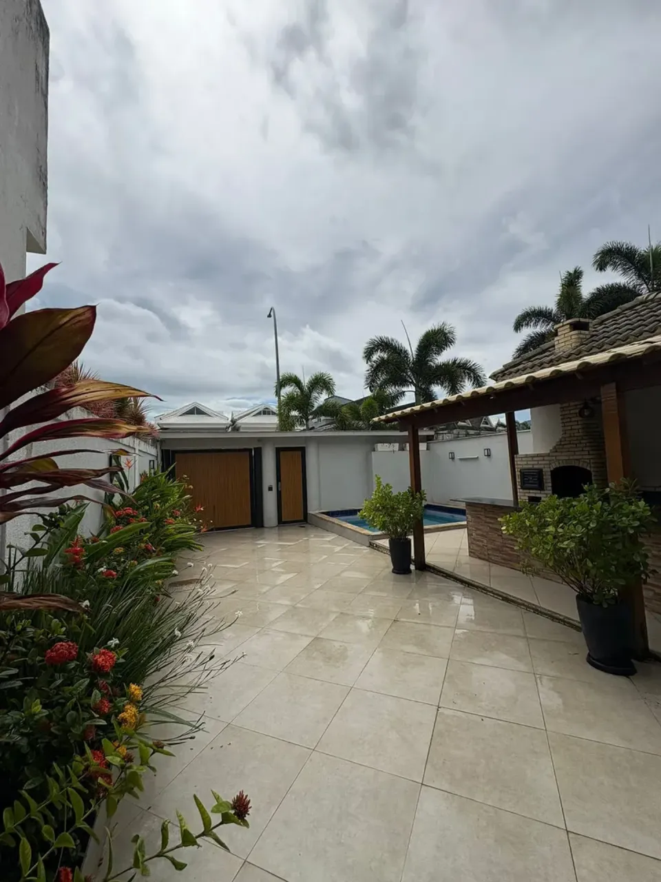 Casa mobiliada de 240 m² com 5 quartos e 5 banheiros — photo 2