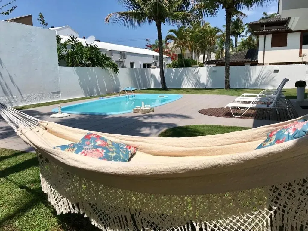 Furnished house with 4 bedrooms and 5 bathrooms