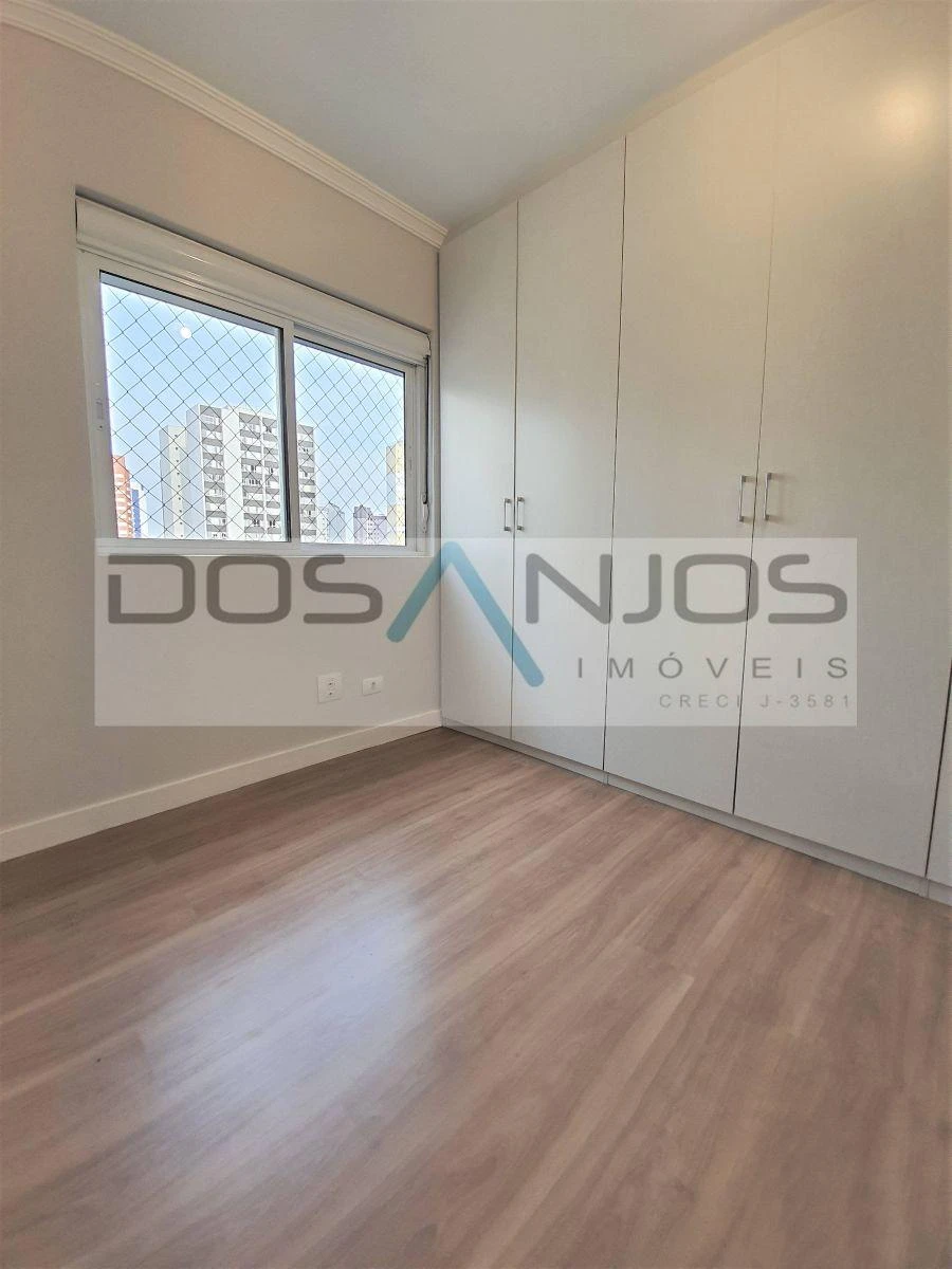 3-bedroom apartment in a building with a gym — photo 11