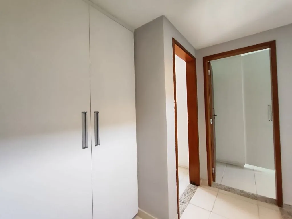 House with 5 bedrooms, 5 bathrooms, 400 m² — photo 27