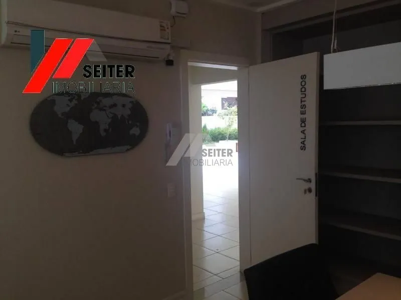 110 m² apartment with 2 bedrooms, 1 suite, balcony — photo 27