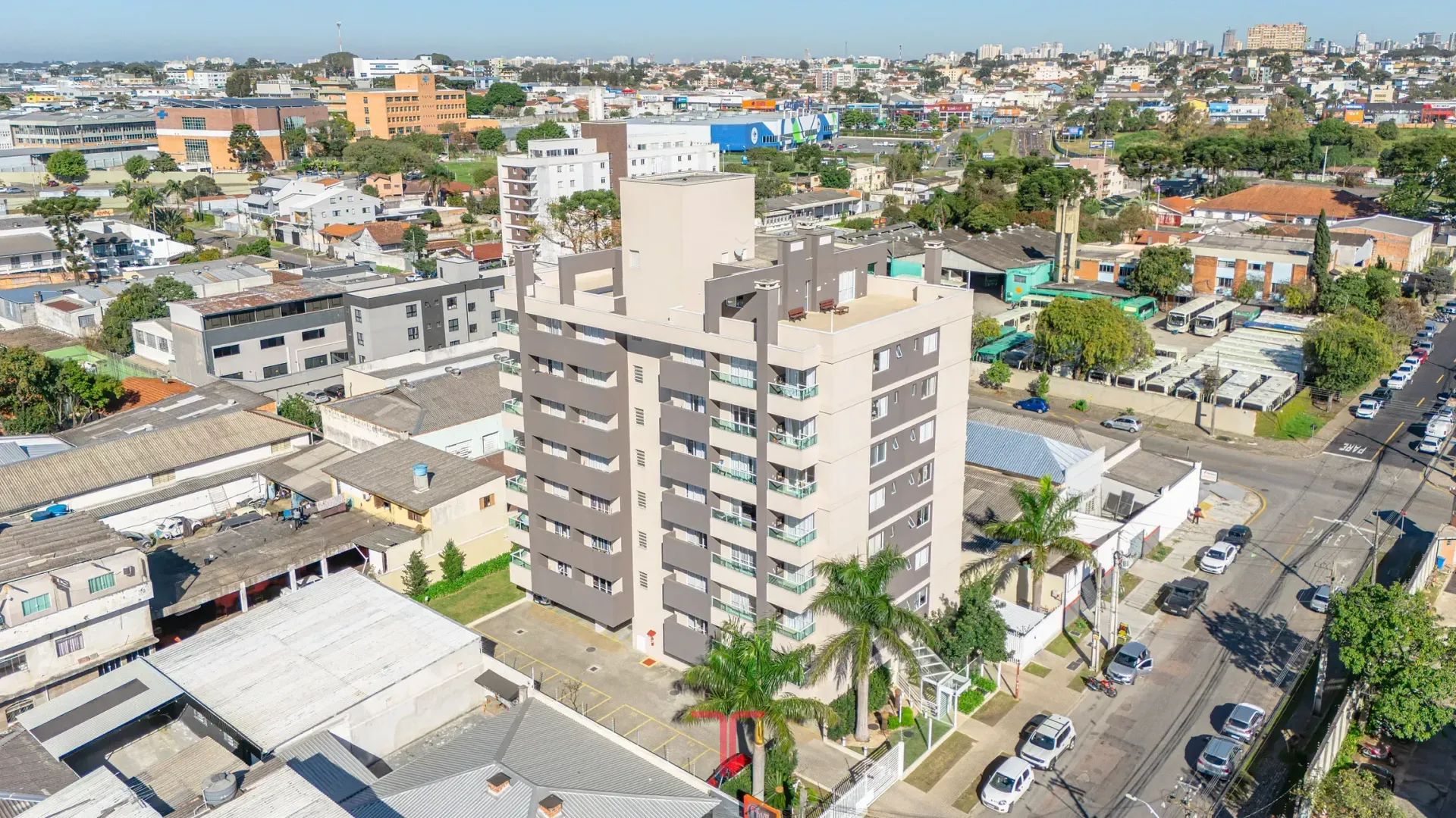 Furnished 1-bedroom apartment with 59 m² of space — photo 34
