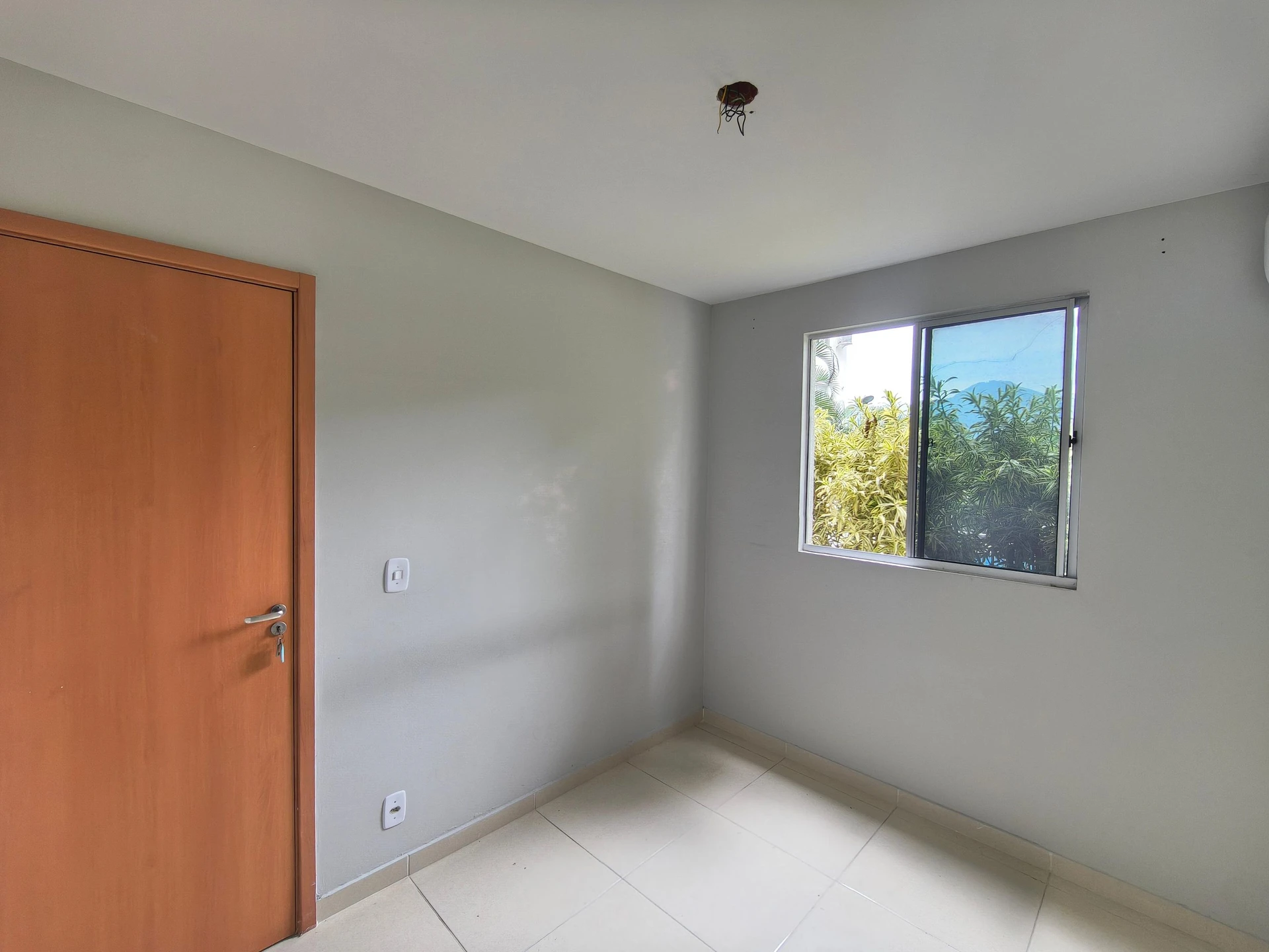 2-bedroom apartment in a building with a pool — photo 20