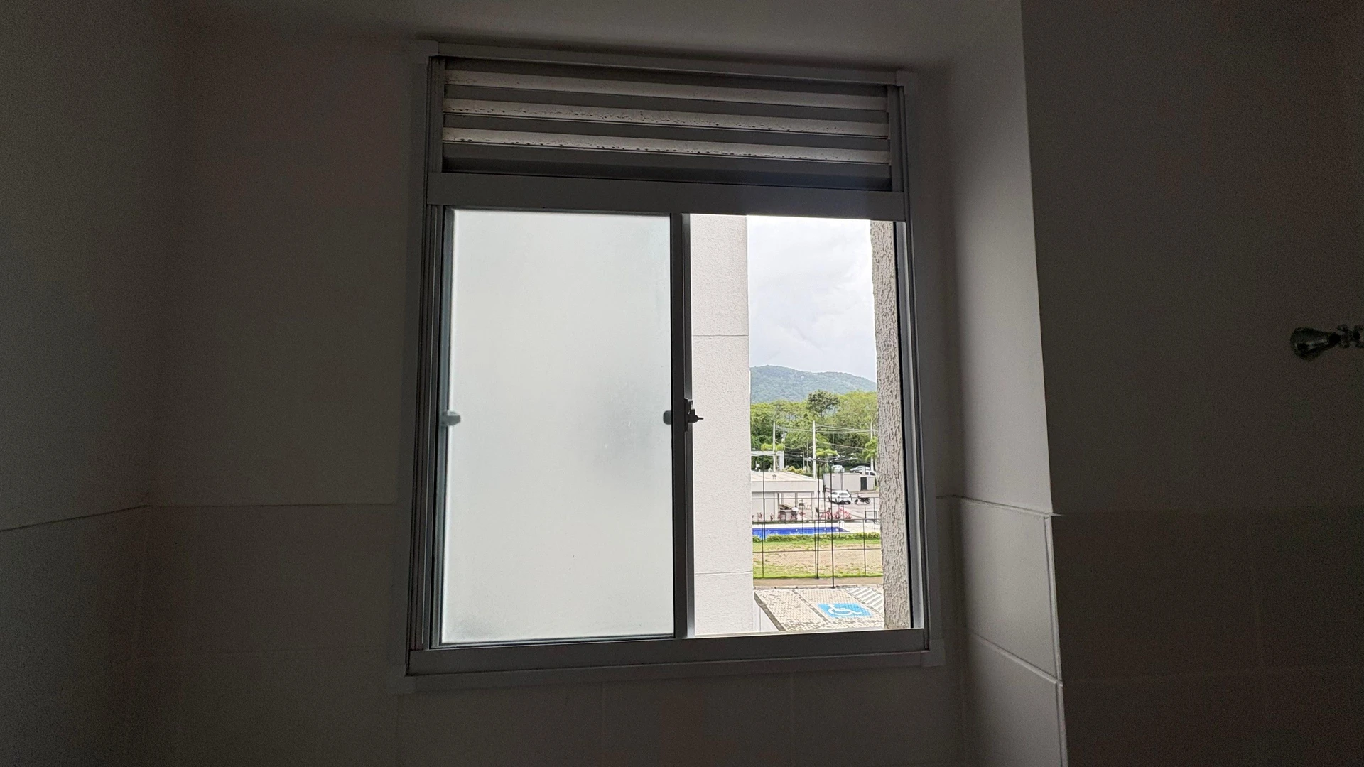 2-bedroom apartment with a washing machine — photo 23