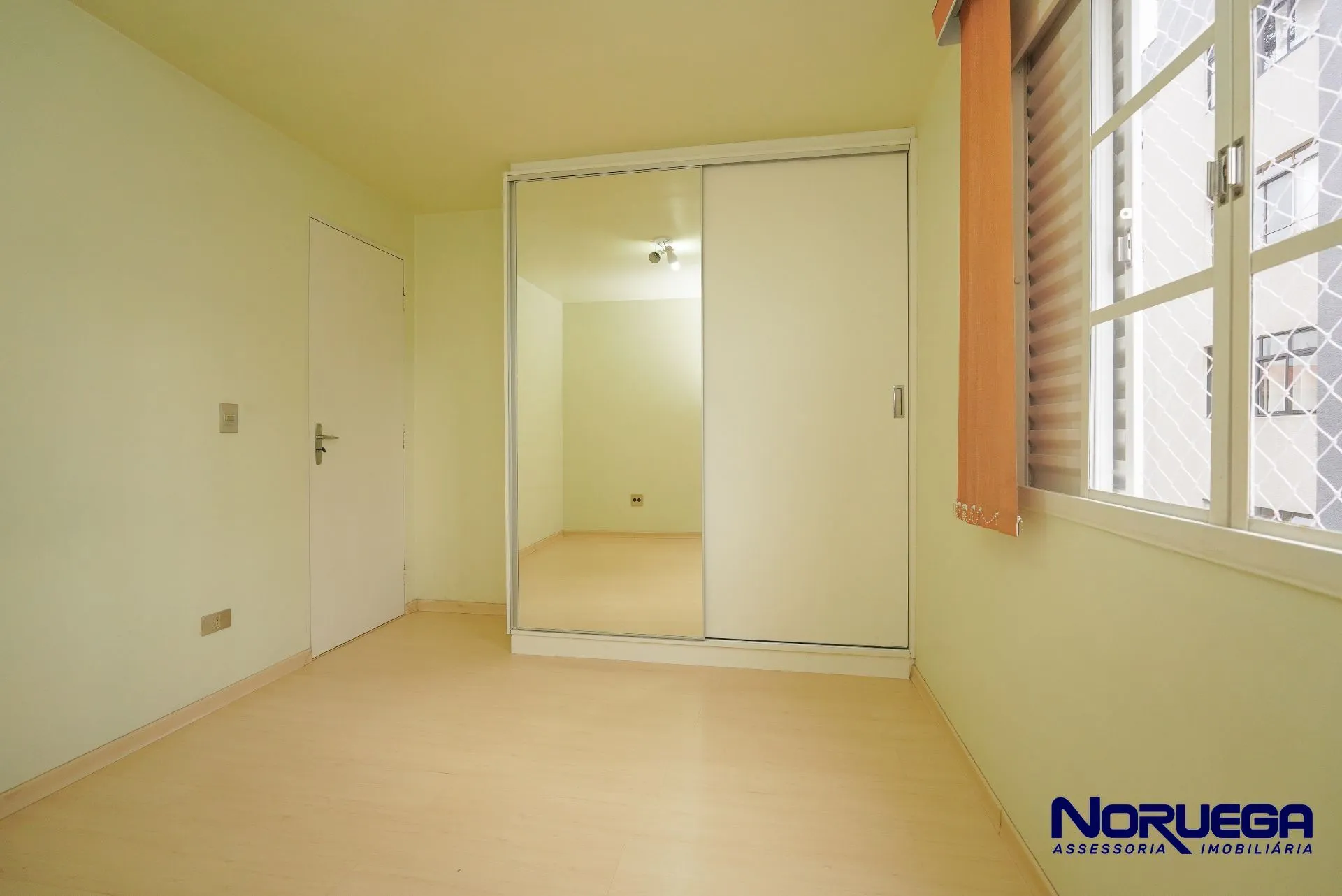 Apartment, 63 m², with wood or laminate floors — photo 17