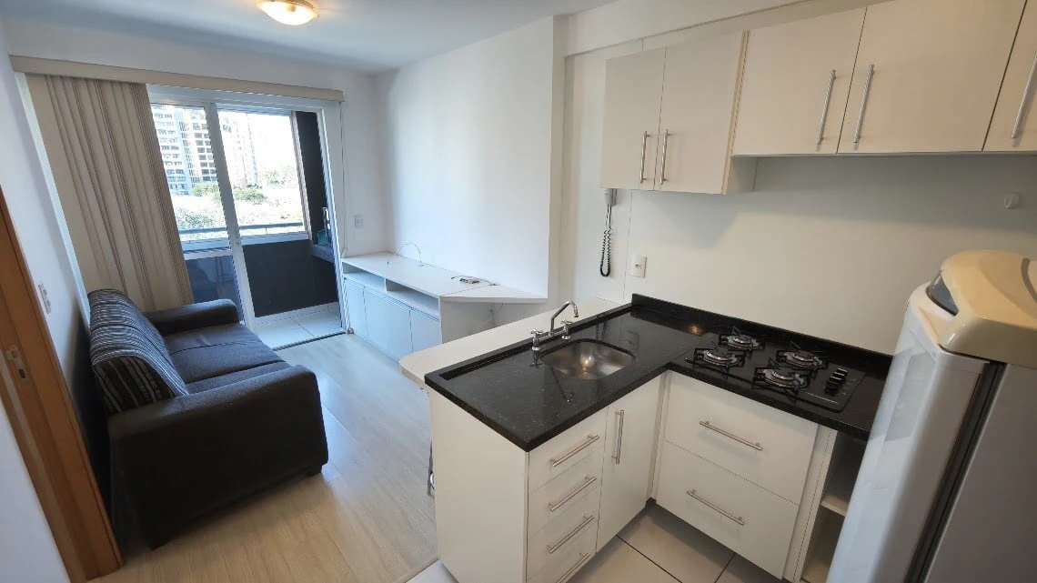 Furnished 1-bedroom apartment with a balcony — photo 5