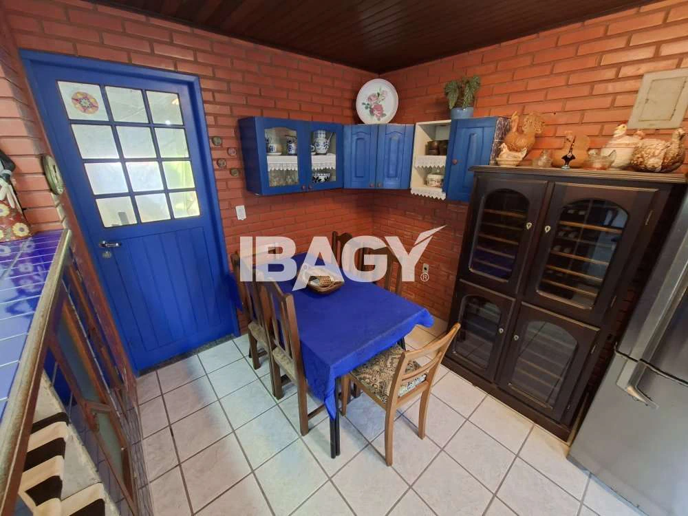 Furnished 3-bedroom house with private BBQ area — photo 5