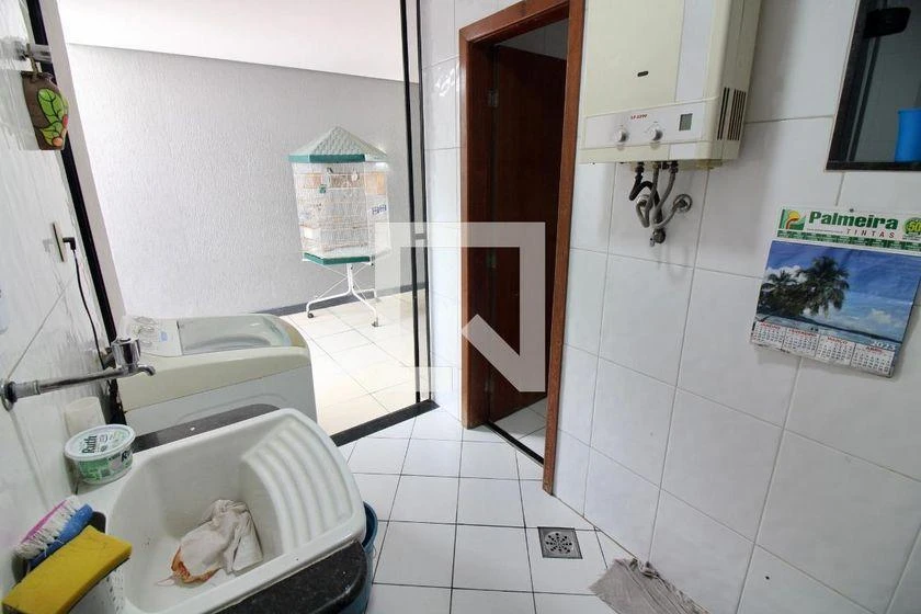 Furnished house, 260 m², with a bathtub — photo 45