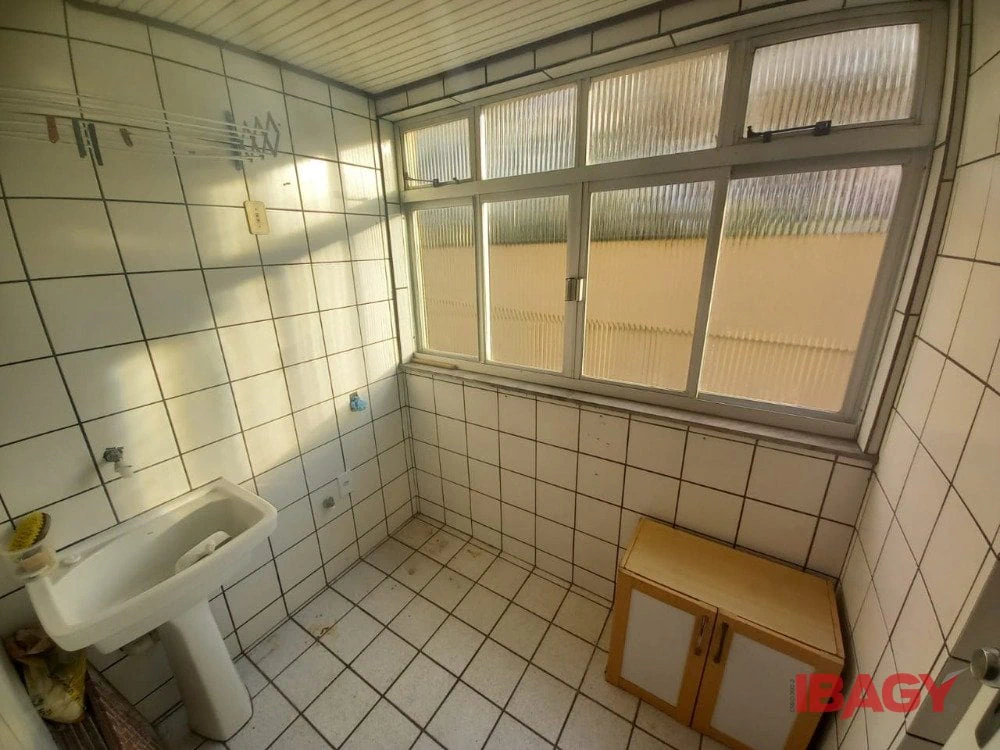 Furnished 82 m² apartment with 2 bedrooms — photo 6