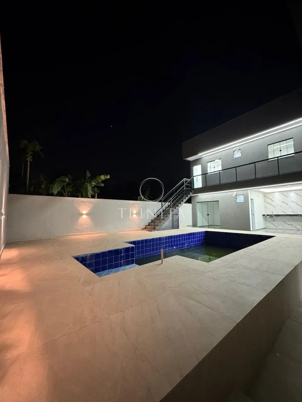 5 quartos e janelas do piso ao teto: casa de 350 m² — photo 20
