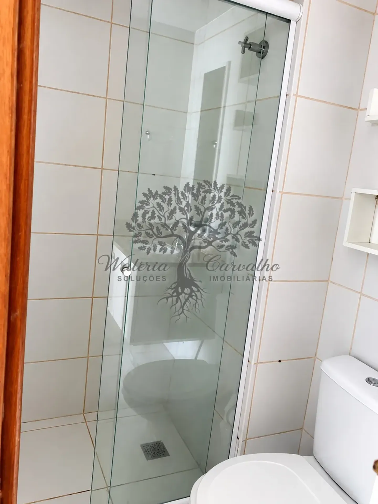 Glass-enclosed balcony in a 2-bedroom apartment, 72 m² — photo 10