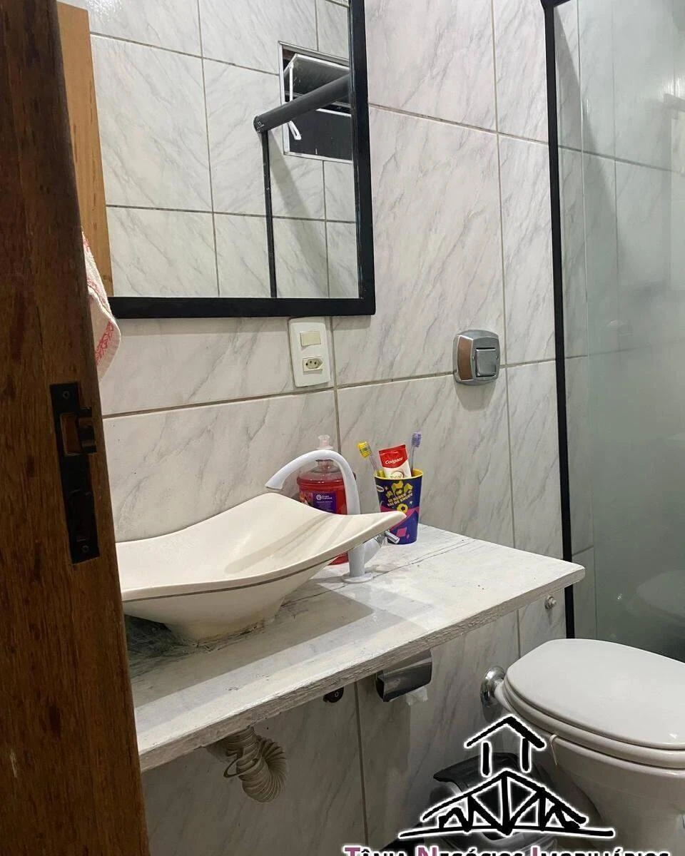 One-bedroom apartment with a washing machine — photo 7
