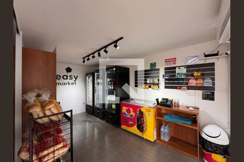 Furnished 2-bedroom apartment with an open-plan kitchen — photo 14