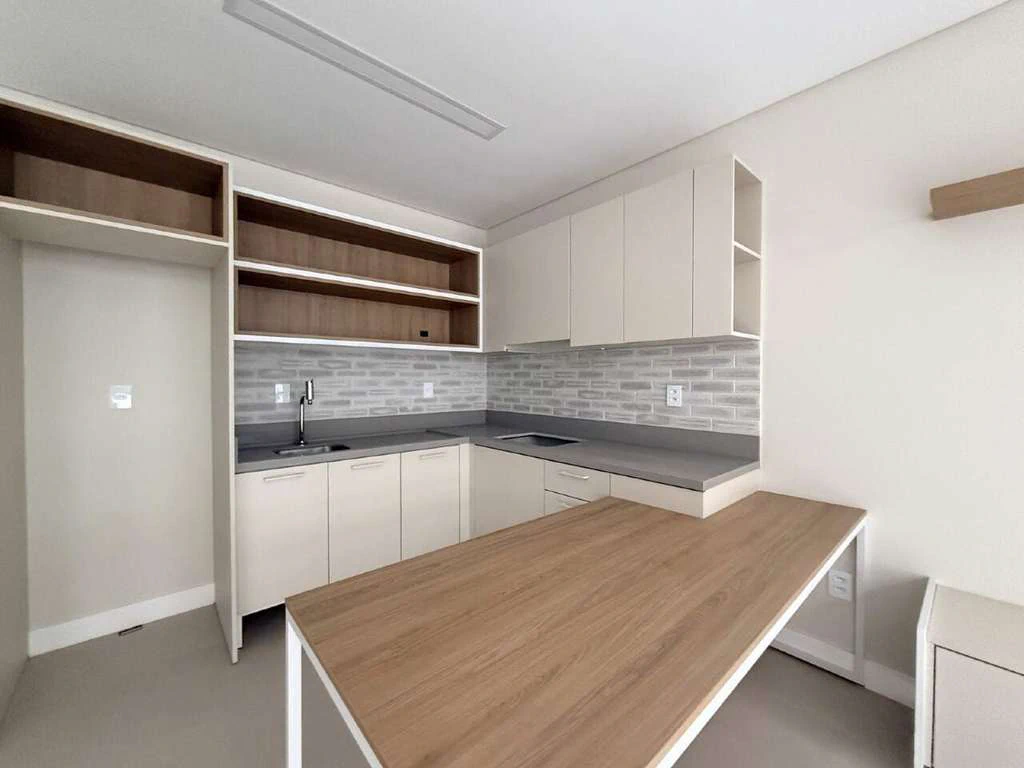 1-bedroom apartment with open-plan kitchen, 43 m² — photo 2