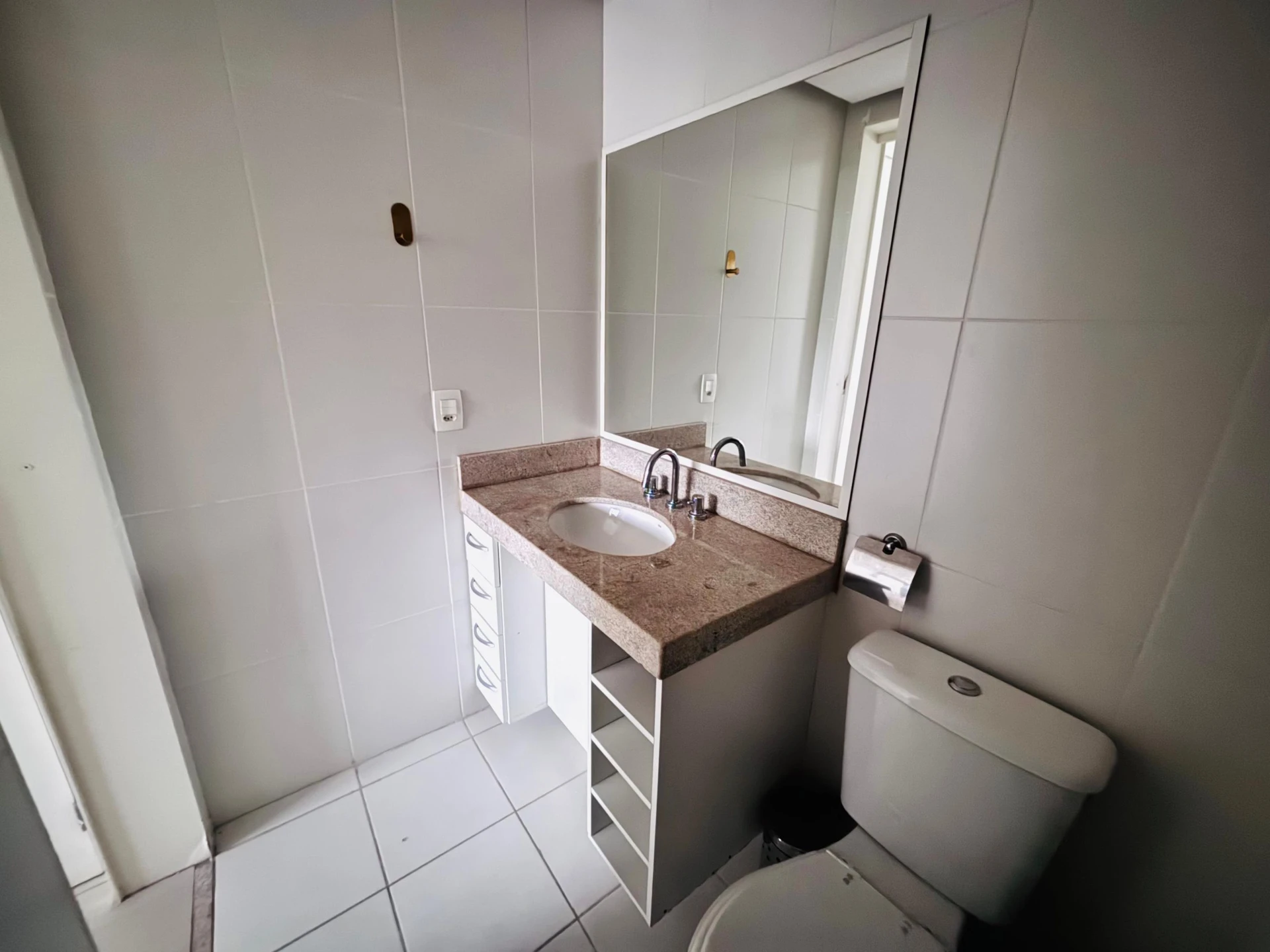 Furnished 2-bedroom apartment with separate kitchen — photo 11