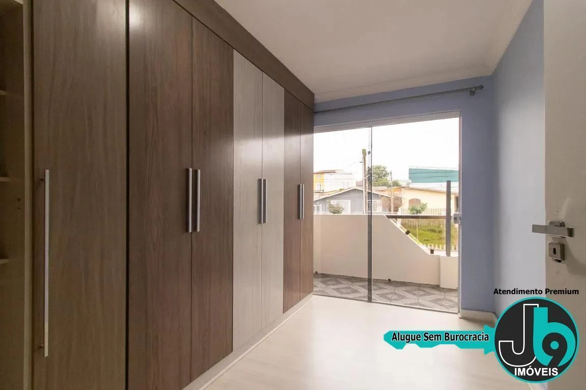 212 m² house with a home office and a glass-enclosed balcony — photo 14