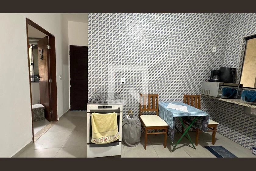 Balcony with a grill in a 2-bedroom house, 90 m² — photo 9