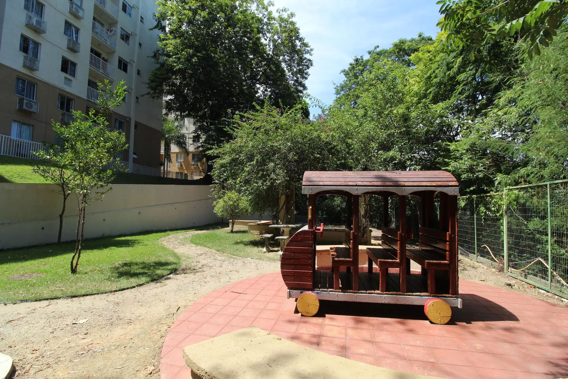 2-bedroom apartment with balcony, well kept and tidy — photo 23