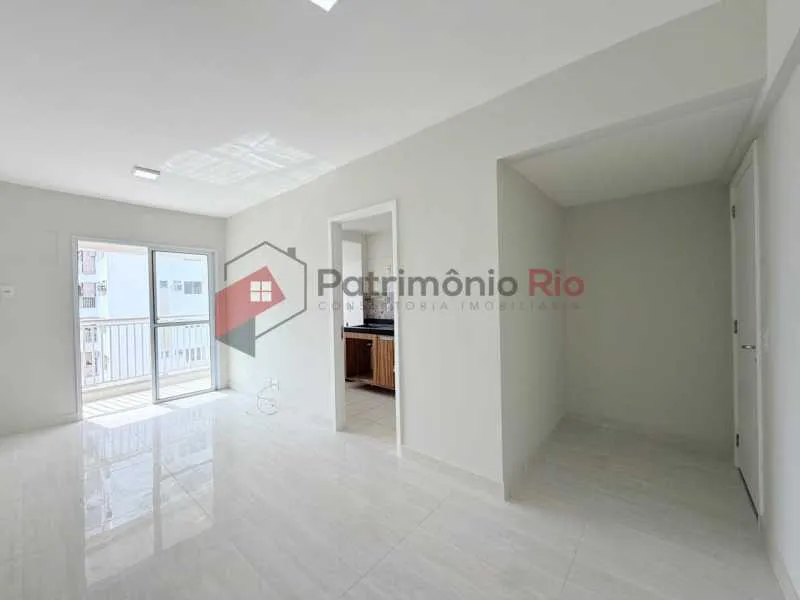 Apartment with 2 bedrooms and balcony with city view — photo 10