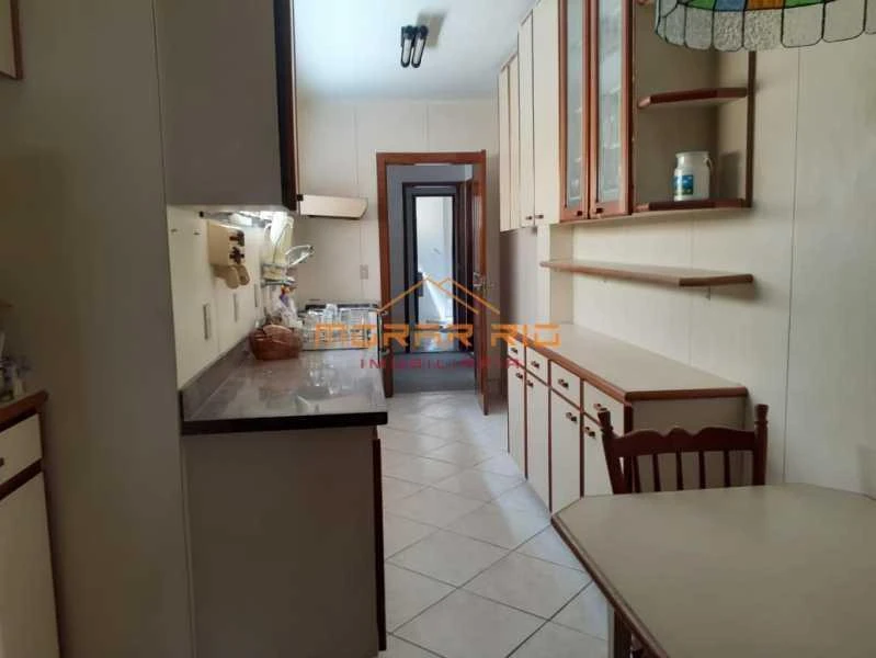 4-bedroom apartment in a building with a sauna