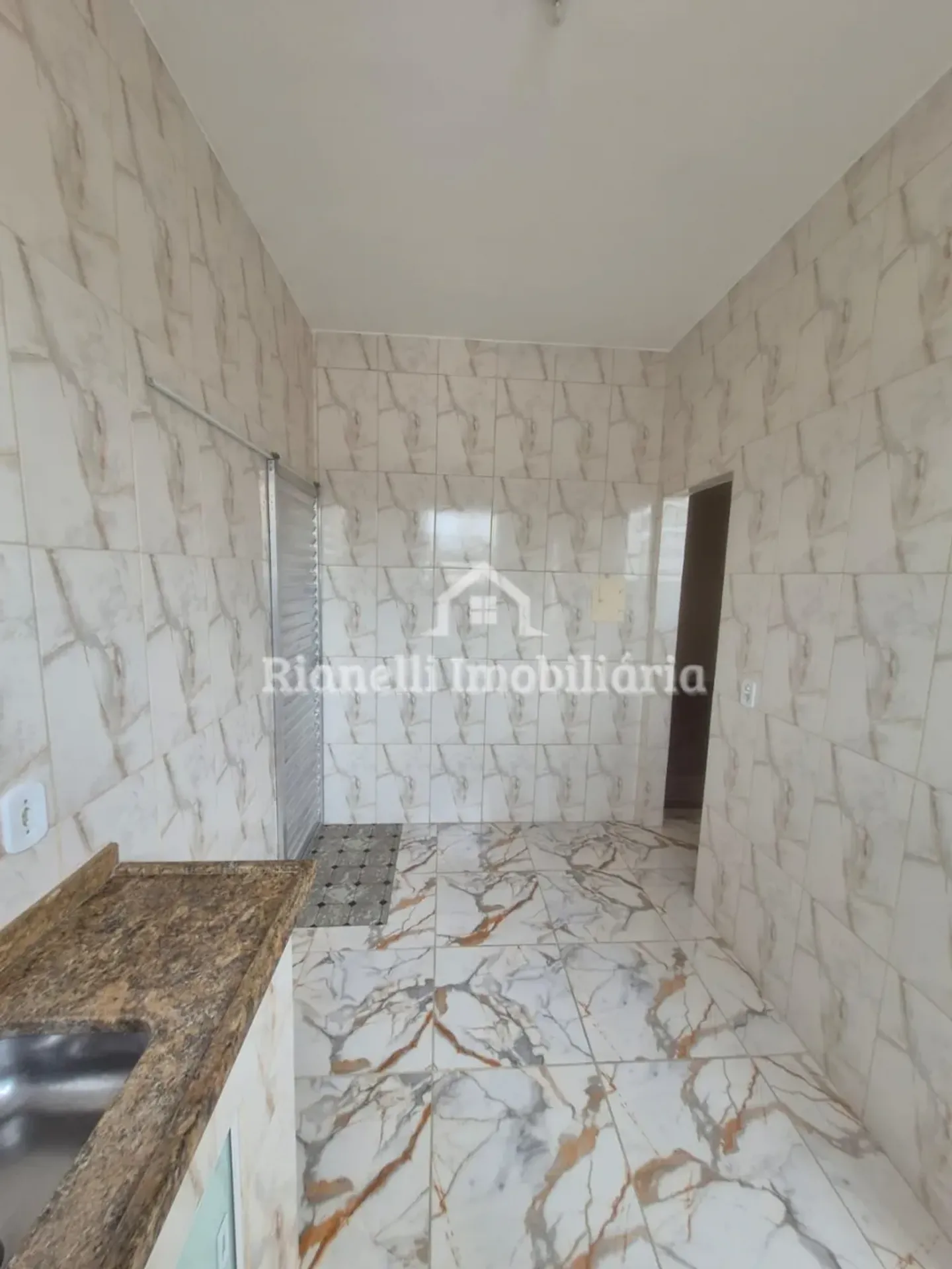 Apartment, 65 m², with wood or laminate floors — photo 4