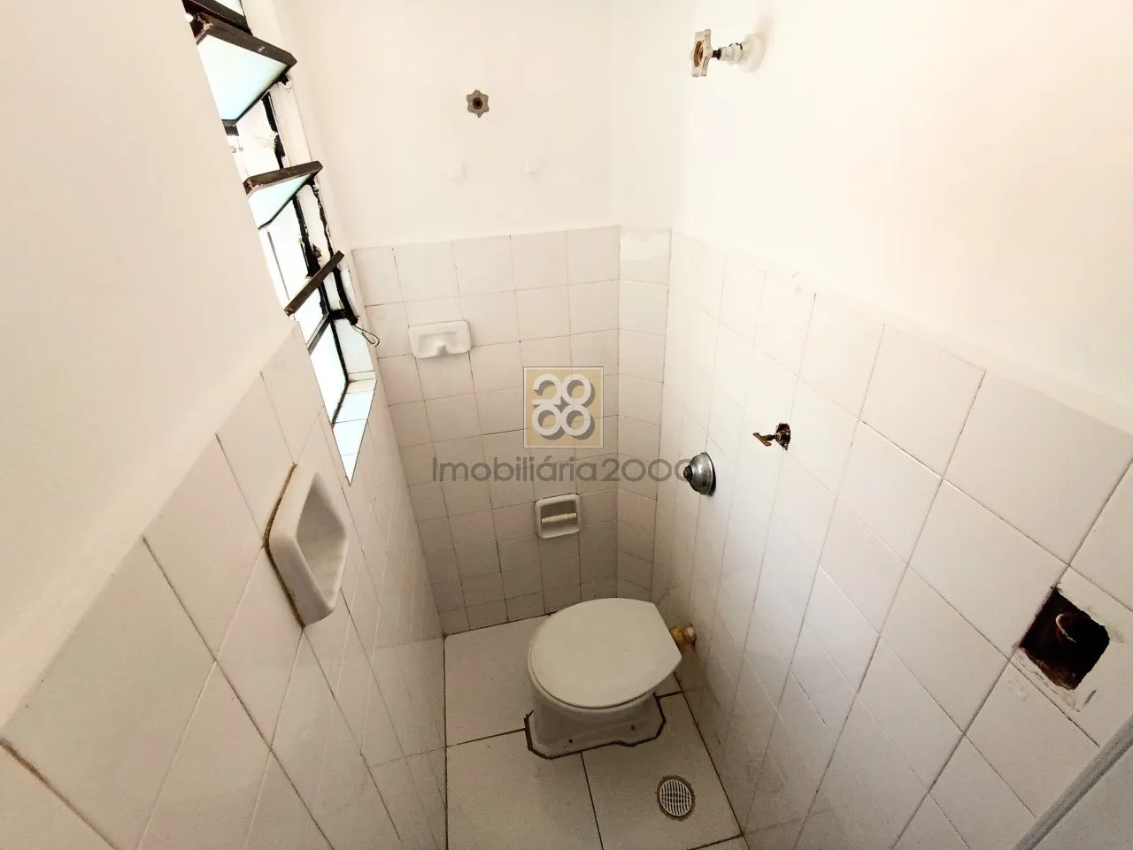 Wood or laminate floors in a 3-bedroom apartment, 60 m² — photo 11