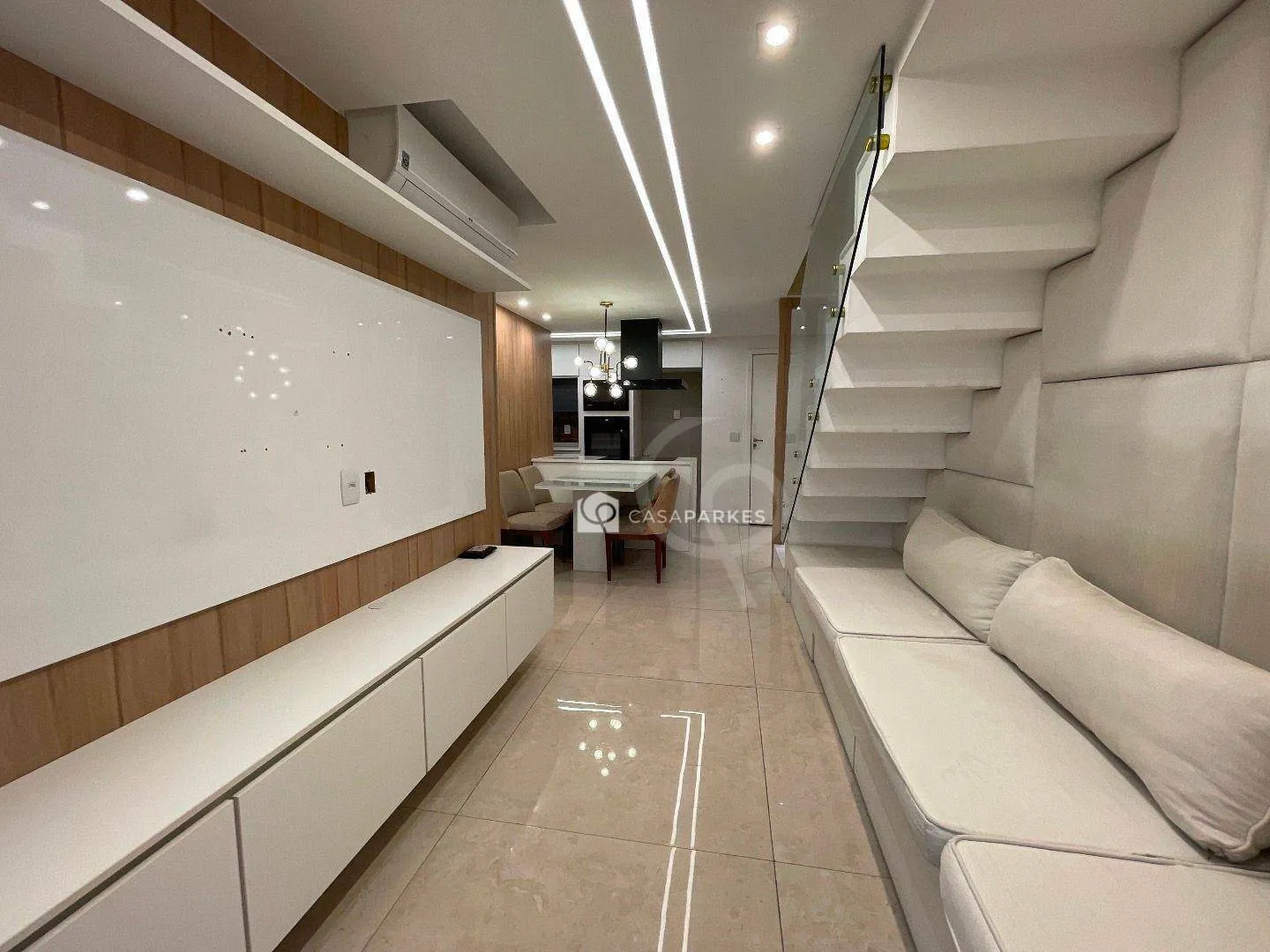 Apartamento mobiliado, 120 m², com espaço de home office