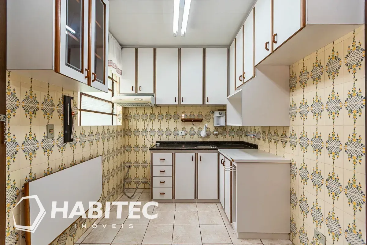 3-bedroom, 138 m² house in Curitiba — photo 2