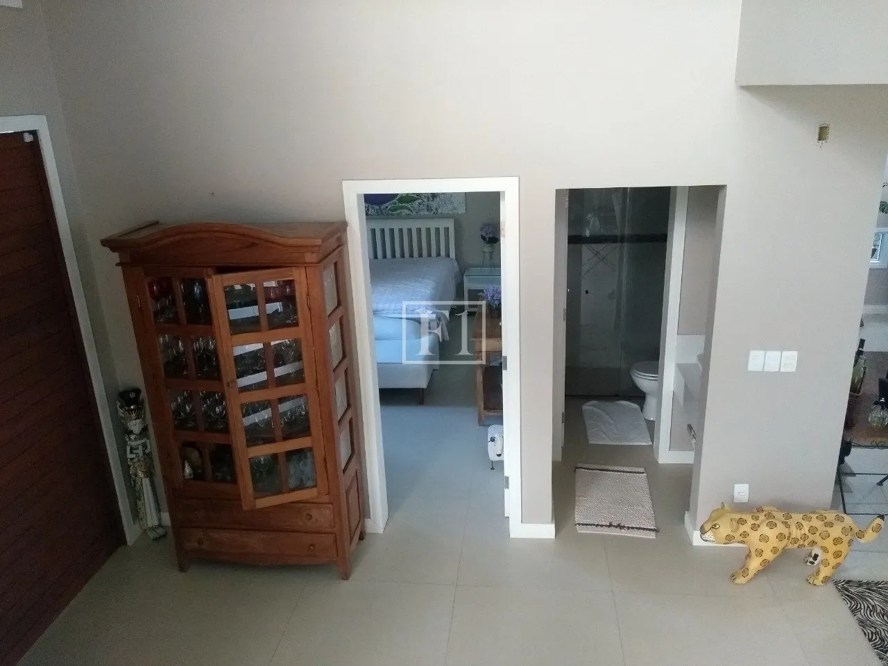 Furnished house, 450 m², with floor-to-ceiling windows — photo 63
