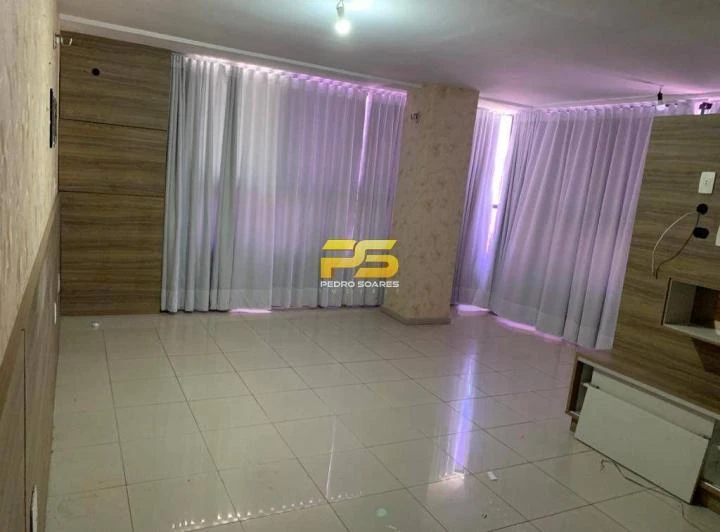 204 m² apartment with a closed kitchen and 4 bedrooms