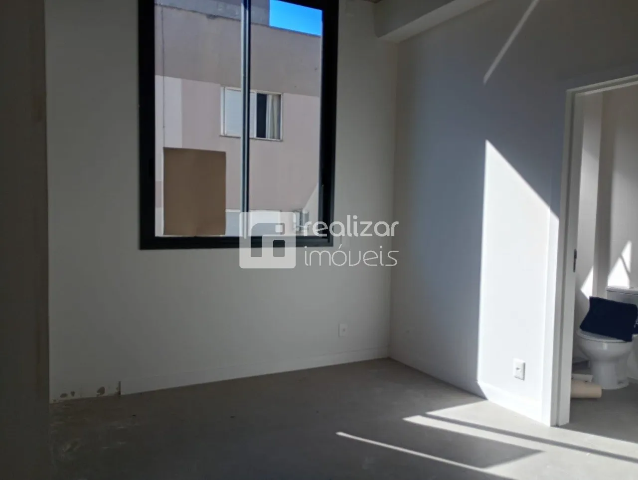 Furnished 1-bedroom apartment with open-plan kitchen — photo 31
