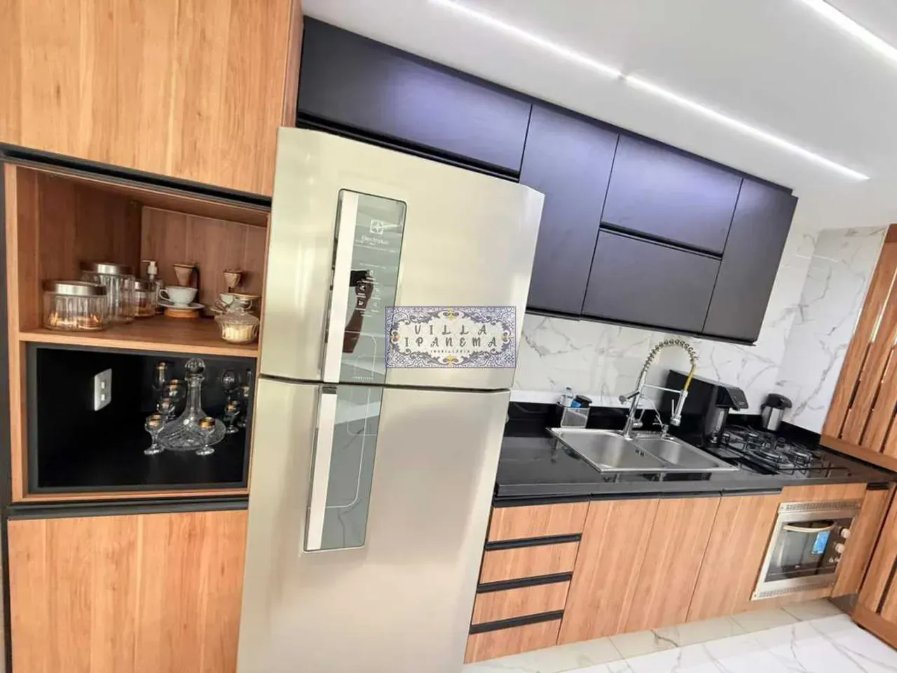 Furnished 3-bedroom duplex with open-plan kitchen — photo 17