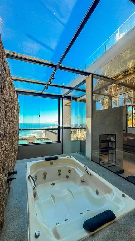 Rental house with 5 bedrooms and 800 m² of living space — photo 10