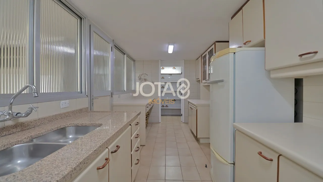 387 m² apartment with 3 bedrooms and a great open kitchen — photo 8