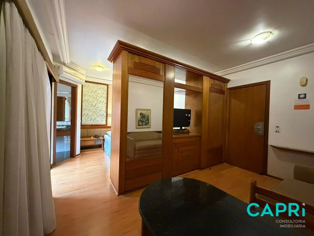 One-bedroom apartment with a washing machine — photo 7