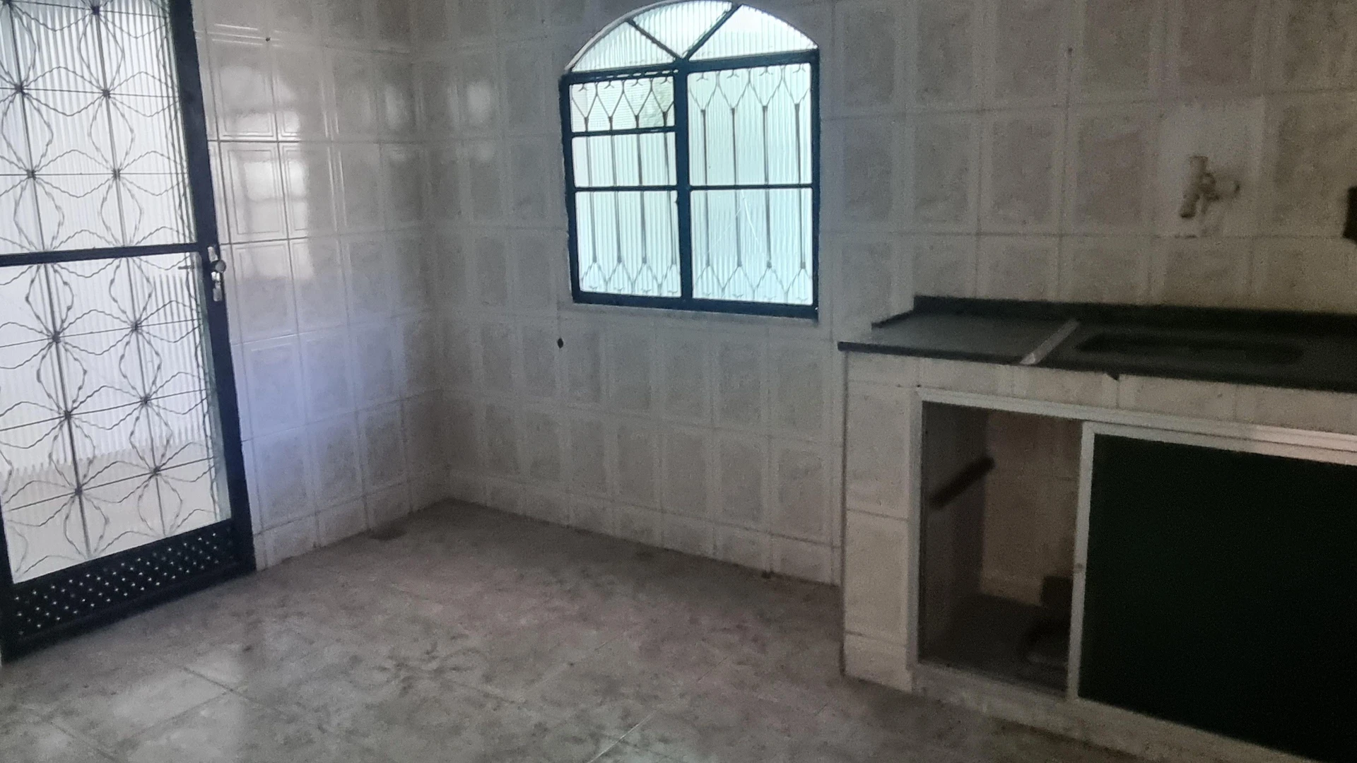 Washing machine in a 5-bedroom house, 200 m² — photo 3