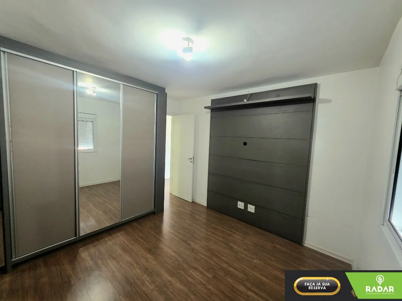 Furnished 1-bedroom apartment with 84 m² and parking — photo 14