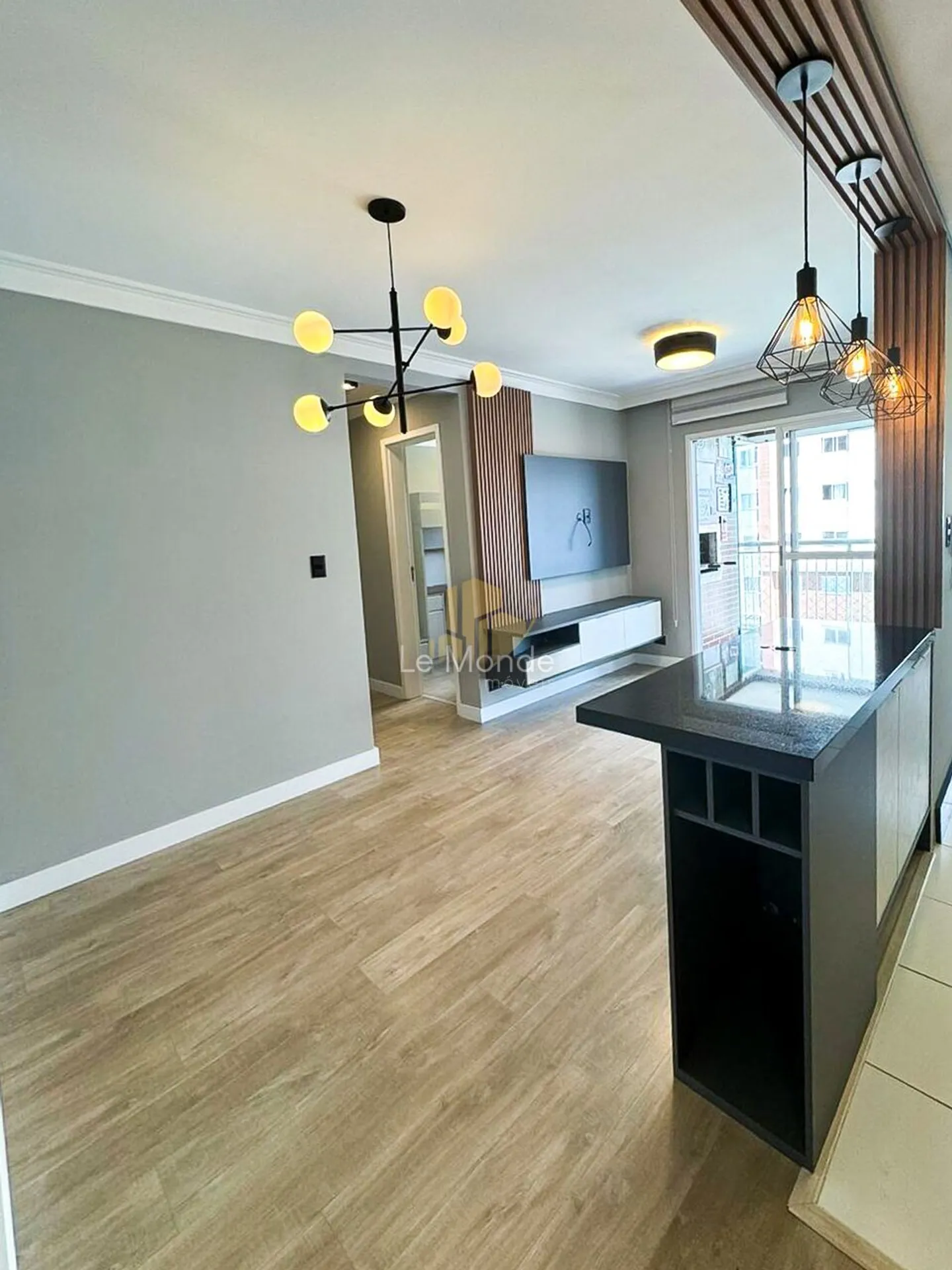2-bedroom apartment with a balcony — photo 2