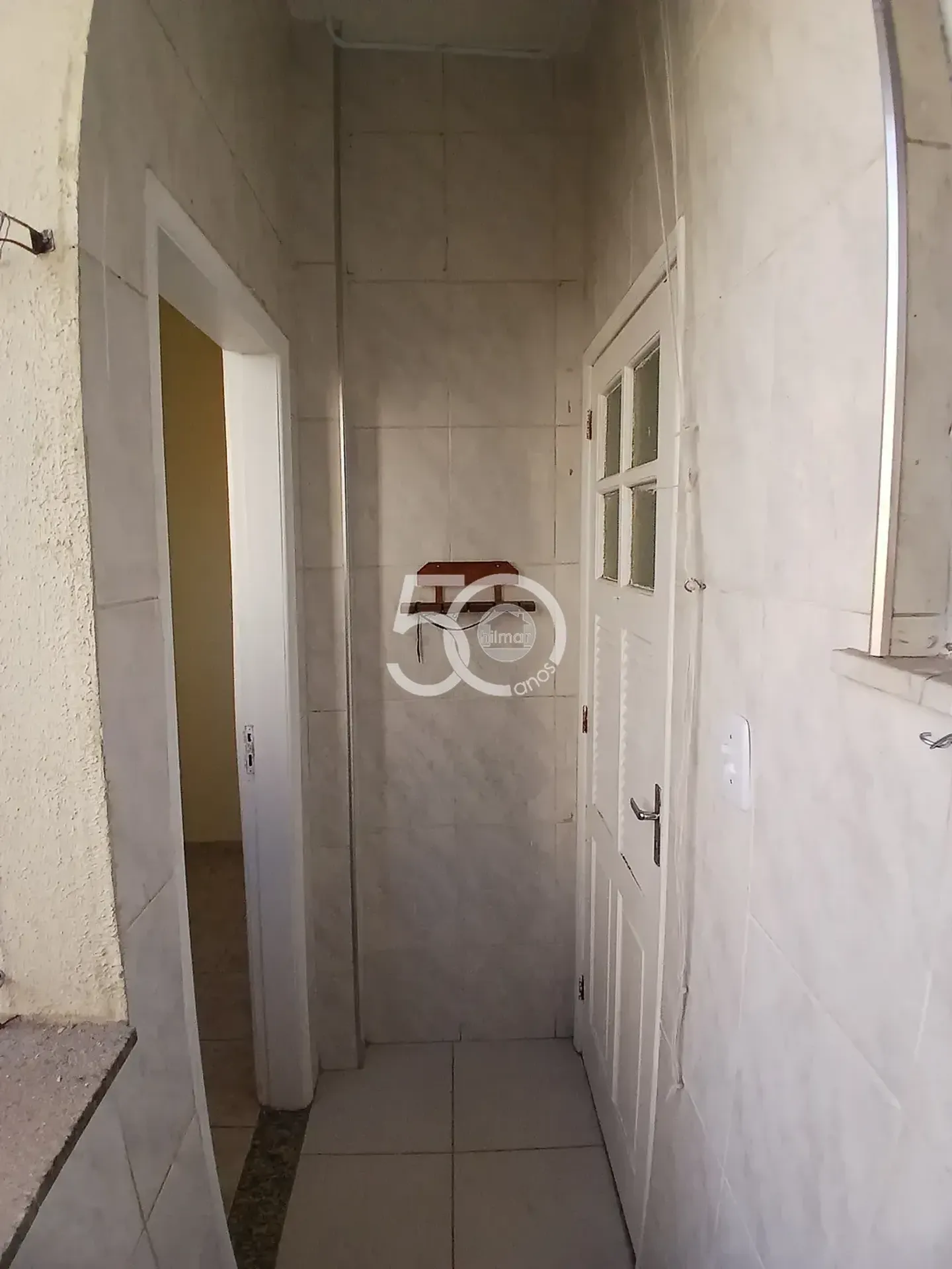 Apartamento de 2 dormitorios con balcón y cocina separada — photo 35