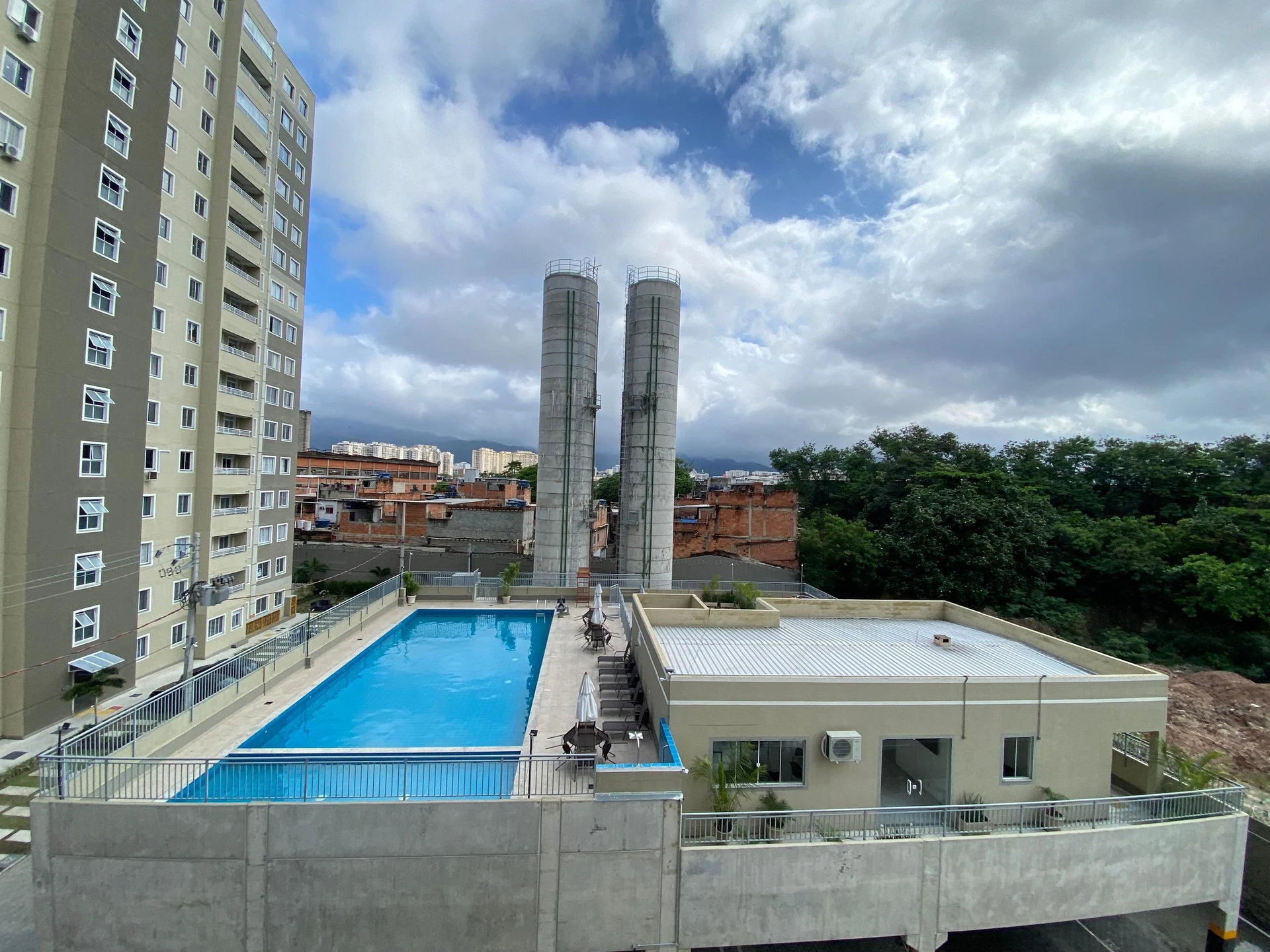 One-bedroom apartment with a grill on the balcony — photo 7