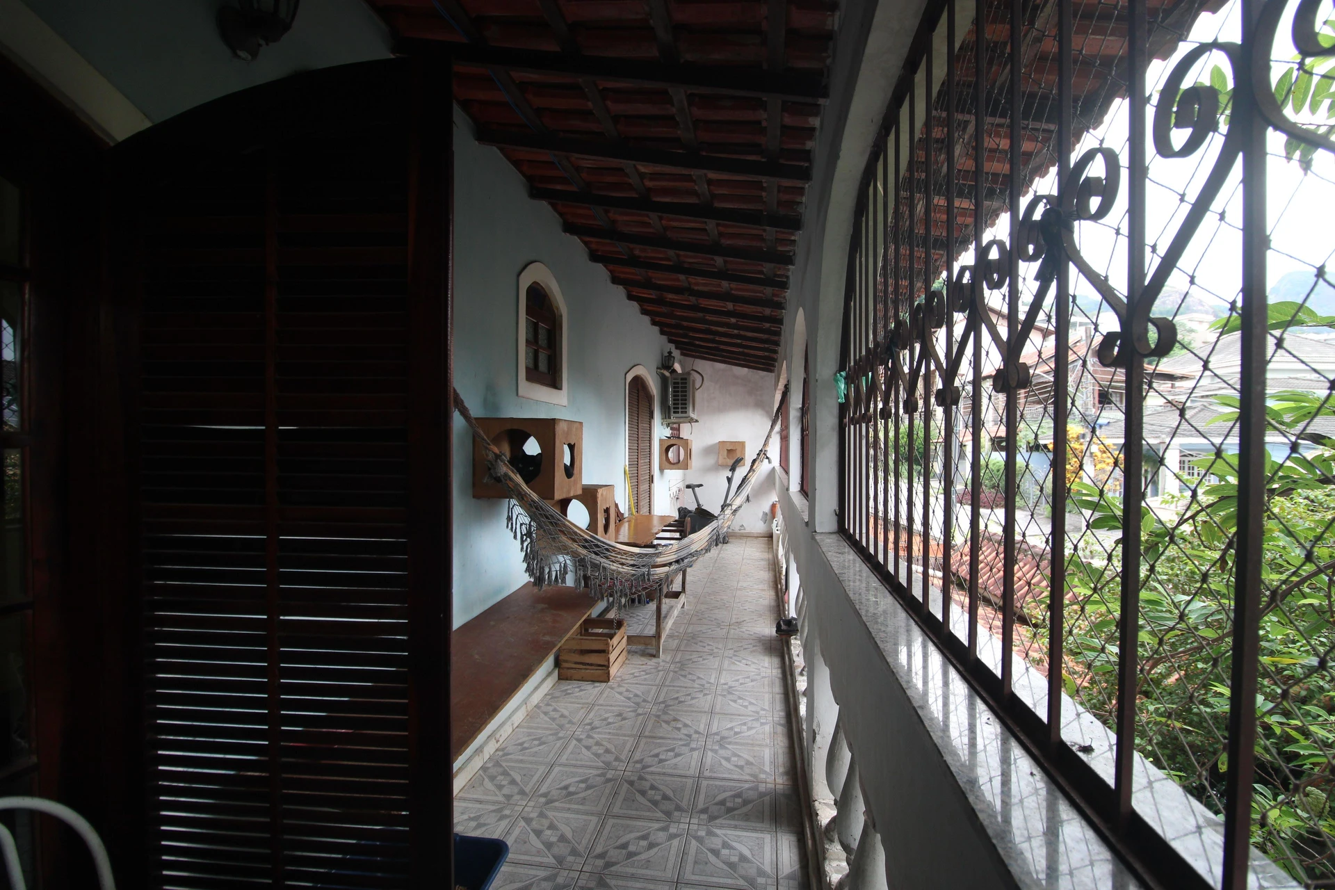 Furnished house with 6 bedrooms and 4 bathrooms — photo 48