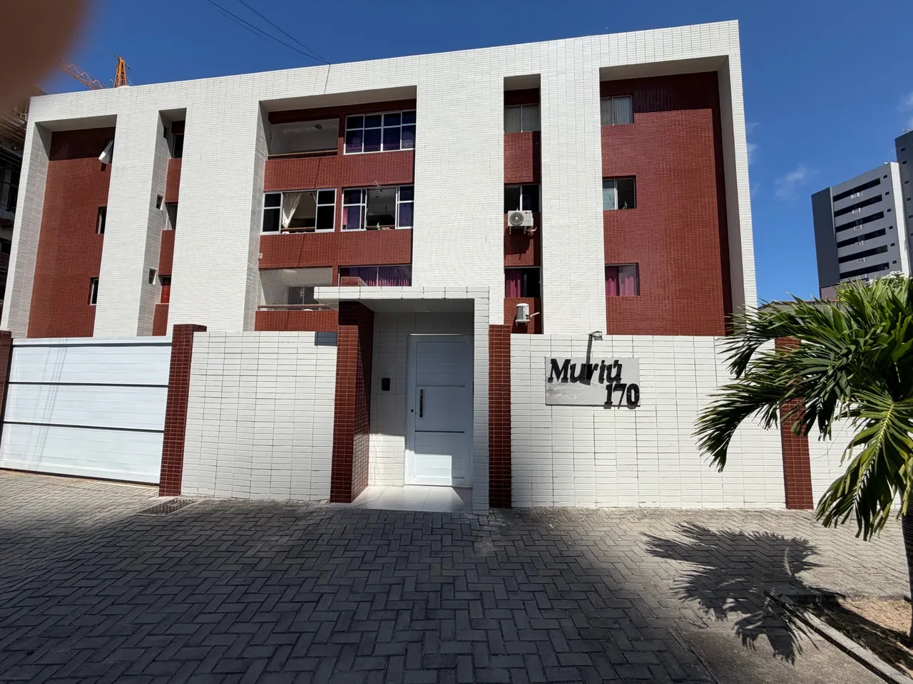 3-bedroom apartment with a washing machine in João Pessoa — photo 12