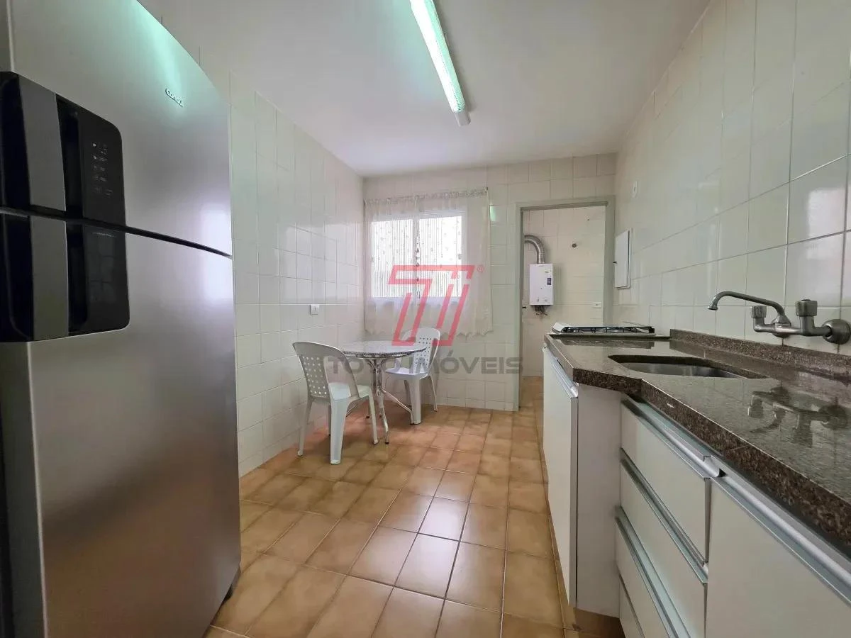 3-bedroom apartment with a bathtub in Curitiba — photo 2