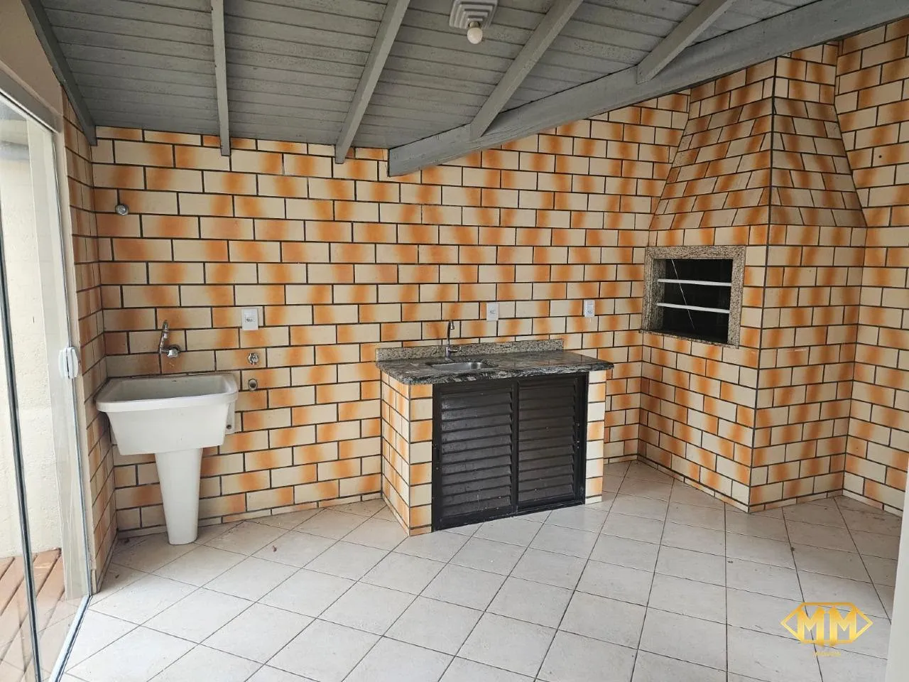 3-bedroom house with a grill on the balcony in Florianópolis — photo 7