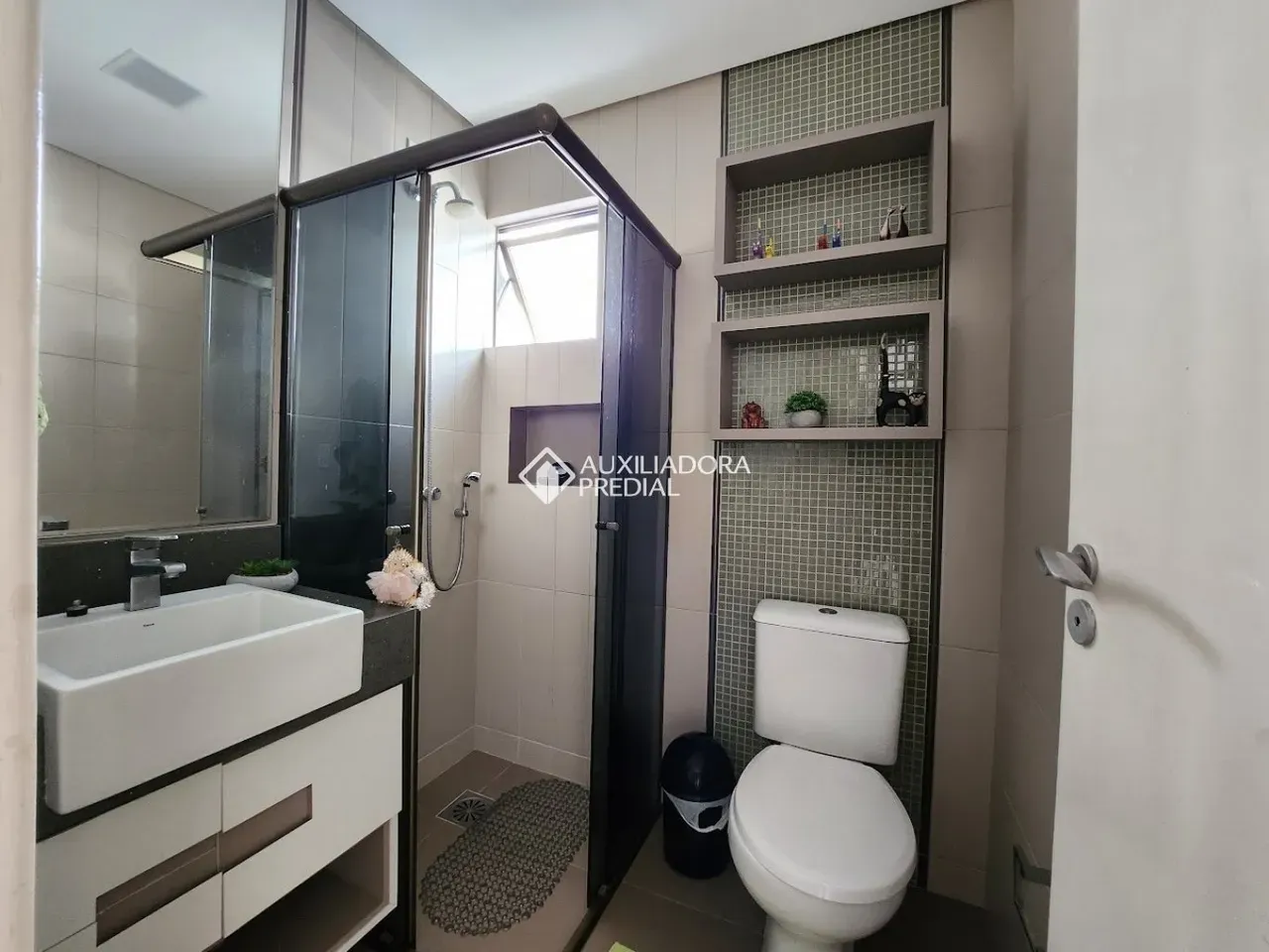 Apartamento amueblado con 3 dormitorios y jardín privado — photo 20