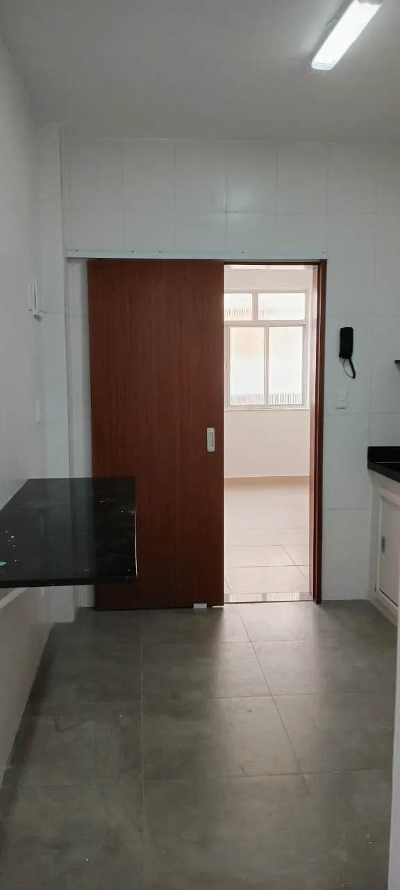 Apartamento sem mobília com 2 quartos e 1 vaga