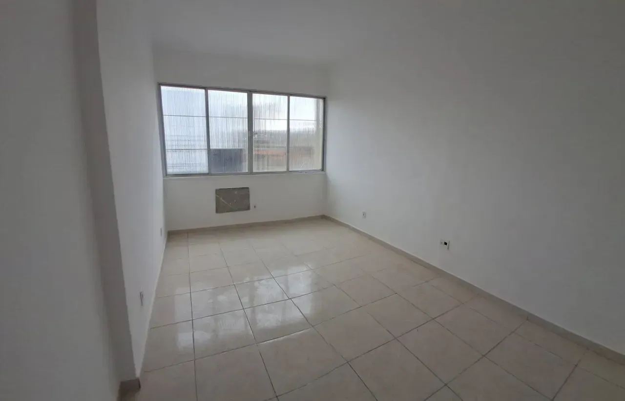 2-bedroom apartment with 1 bathroom, no parking — photo 13